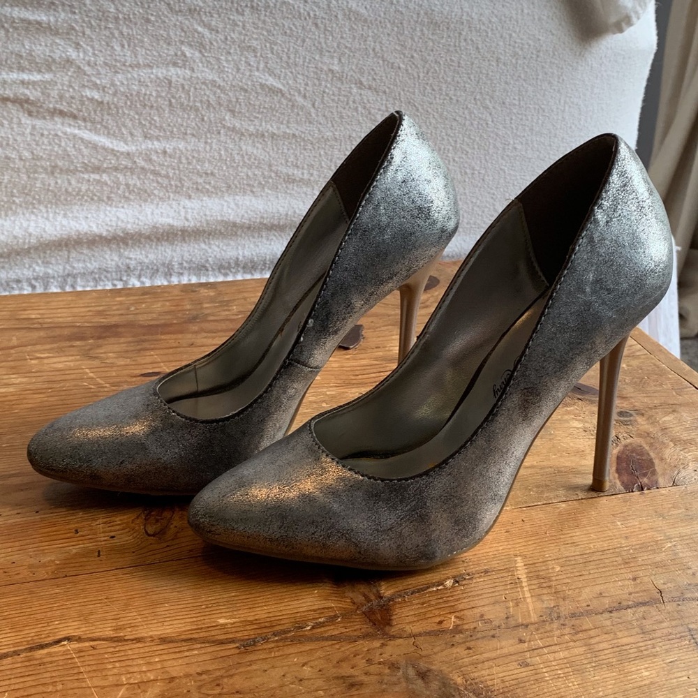 Penny Loves Kenny silver metallic stilettos